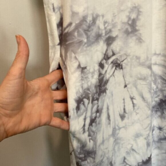 Luna white and gray dress size small - Picture 9 of 16